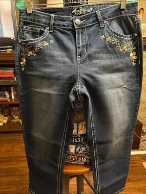 Love Indigo Dark Blue Capri Jeans with Gold Floral Embroidery